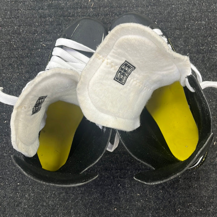 Used CCM Tacks 9040 Size 10 Player Skates