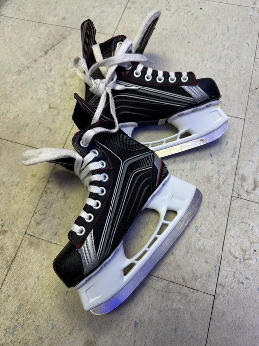 Used Bauer Vapor x200 Skates 1D