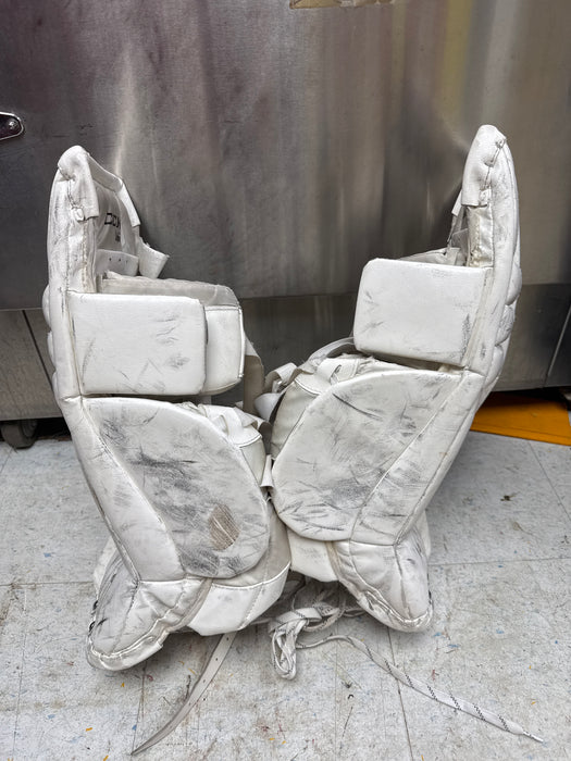 Used CCM Extreme Flex 760 Goalie Pads Size 22”