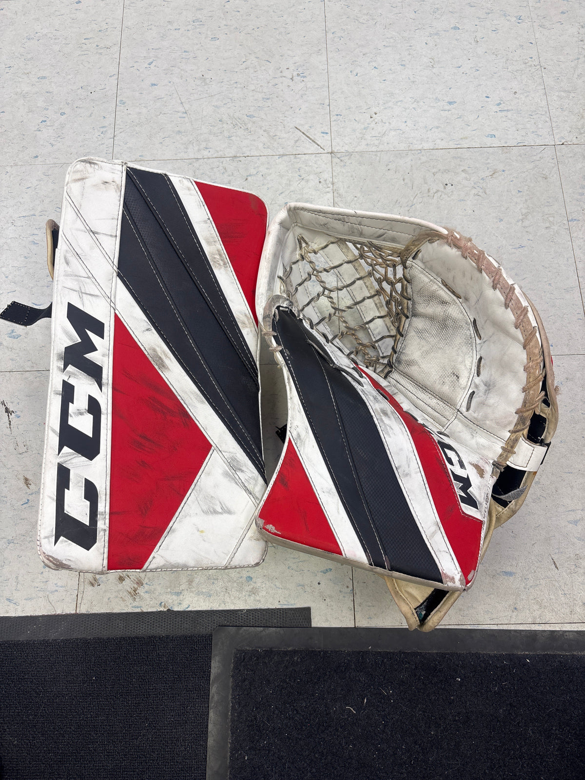 Used CCM EFlex 5.5 Senior Catcher and Blocker — Crow's Sports Hockey