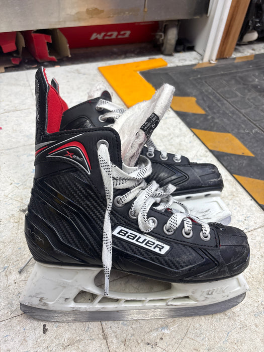 Used Bauer Vapor x250 Size 4.0R Skates