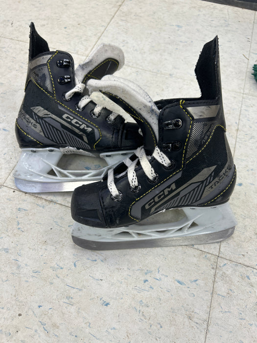 Used CCM Tacks AS550 Player Skates Size 10Y