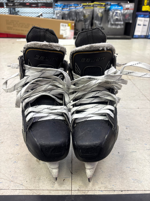 Used Bauer Supreme One.8 Size 4.0 Skates