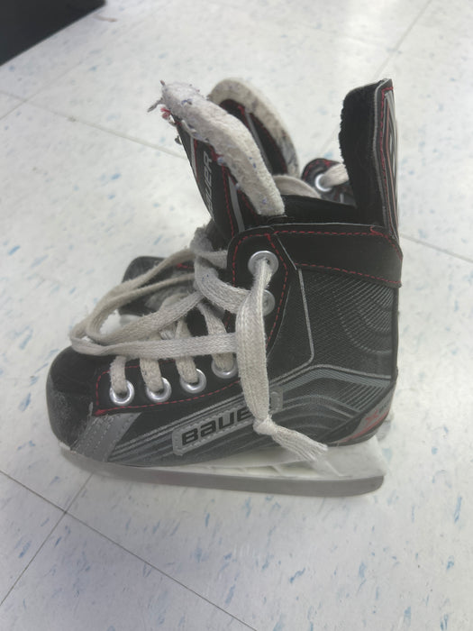 Used Bauer Vapor X200 Youth Player Skates 8.0Y