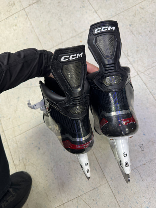 Used CCM FT6 Skates 9.5D Customs