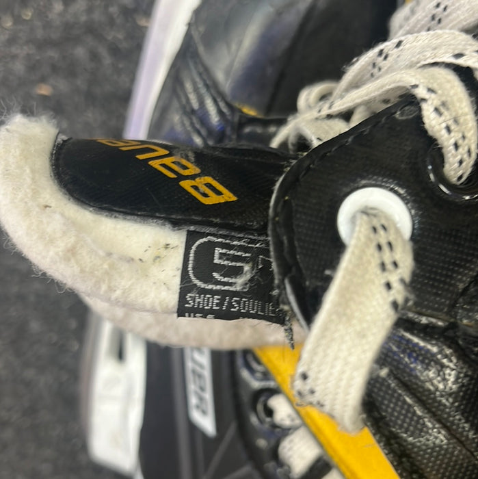 Used Bauer Supreme s150 Size 5 Player Skates