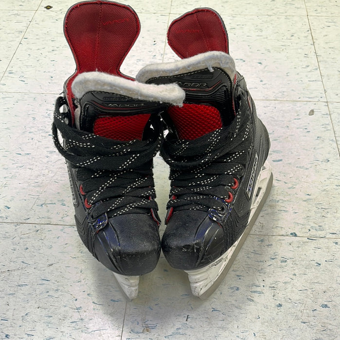 Used Bauer Vapor X700 Size 2.5EE Player Skates