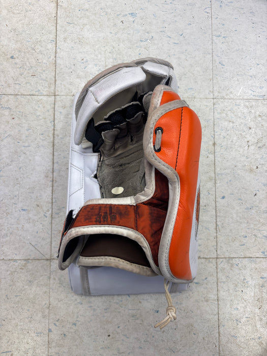 Used Vaughn Pro Carbon XR V7 Goal Blocker Senior
