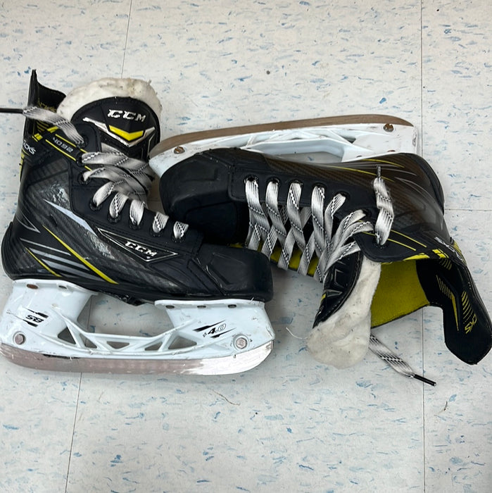 Used CCM Tacks 4092 Junior Player Skates size 3D