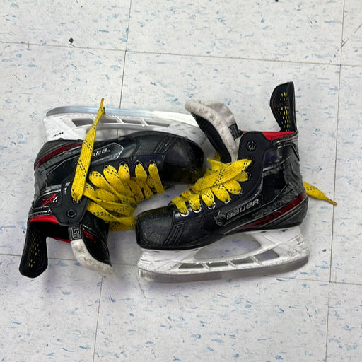 Used Bauer Vapor 2X Size 13.5 EE Youth Player Skates