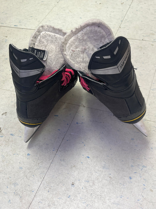 Used Bauer Supreme 140 Size 12 Youth Skates