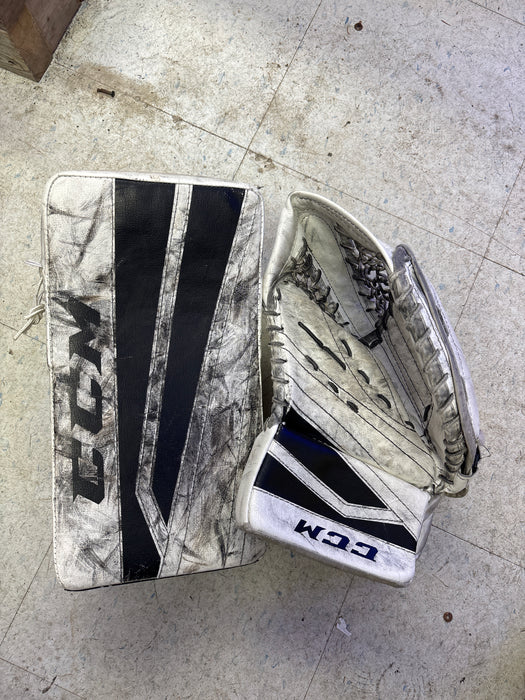 Used CCM Extreme Flex 760 Youth Catcher and Blocker Set
