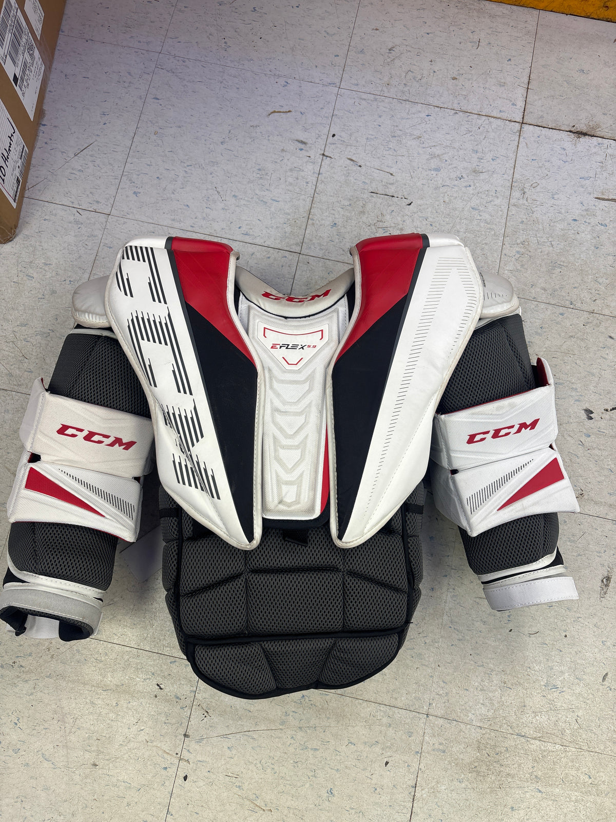 Used CCM EFlex 5.9 Intermediate Large Chest Protector — Crow's Sports ...