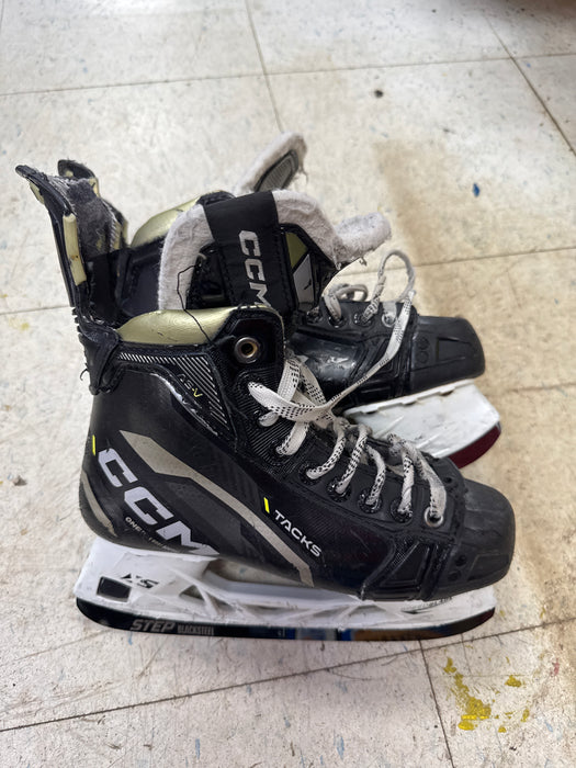 Used CCM Tacks ASV Skates Size 3.5