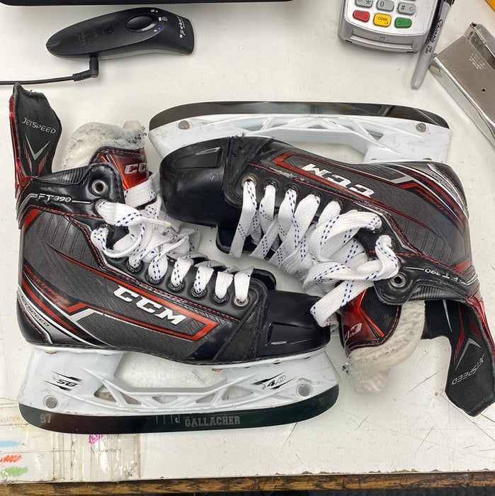 Used CCM JetSpeed FT390 Size 5 Skates