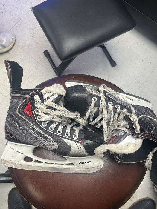 Used Bauer Vapor X50 Size 4.5EE Skates