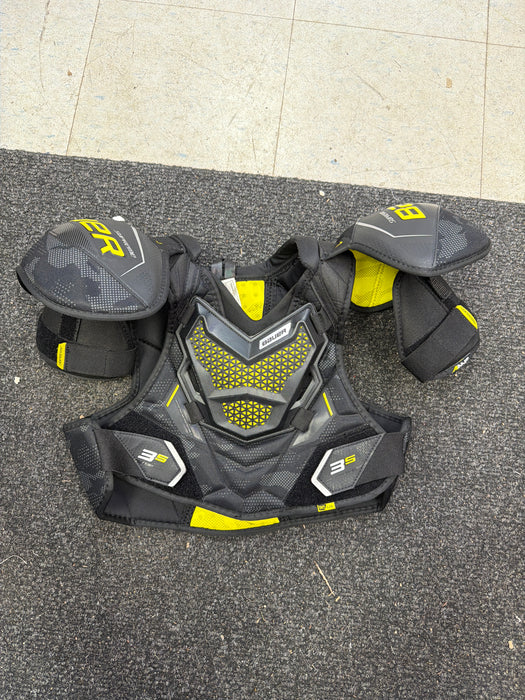 Used Bauer Supreme 3s Intermediate Large Shoulder Pads