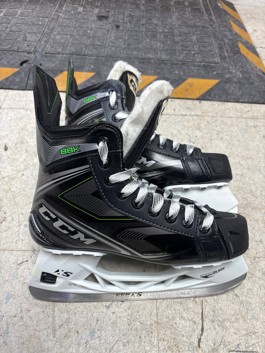 Used CCM Ribcor 88k Size 5.0R Skates