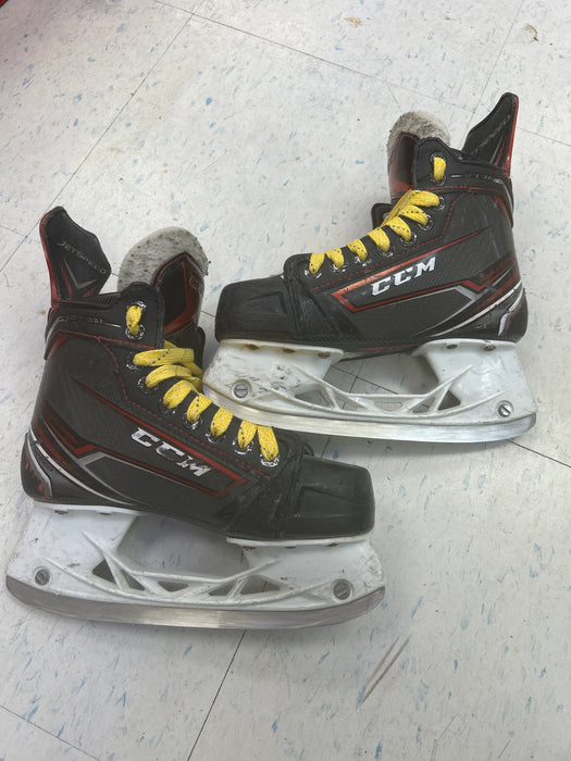 Used CCM JetSpeed FT380 Junior Player Skates 2.0D