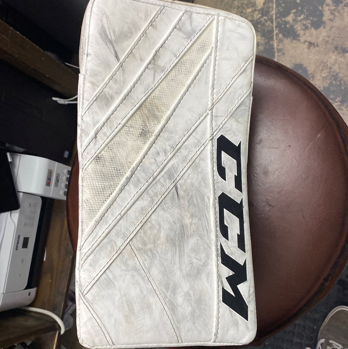 Used CCM EFlex 5.5 Junior Blocker Full Right