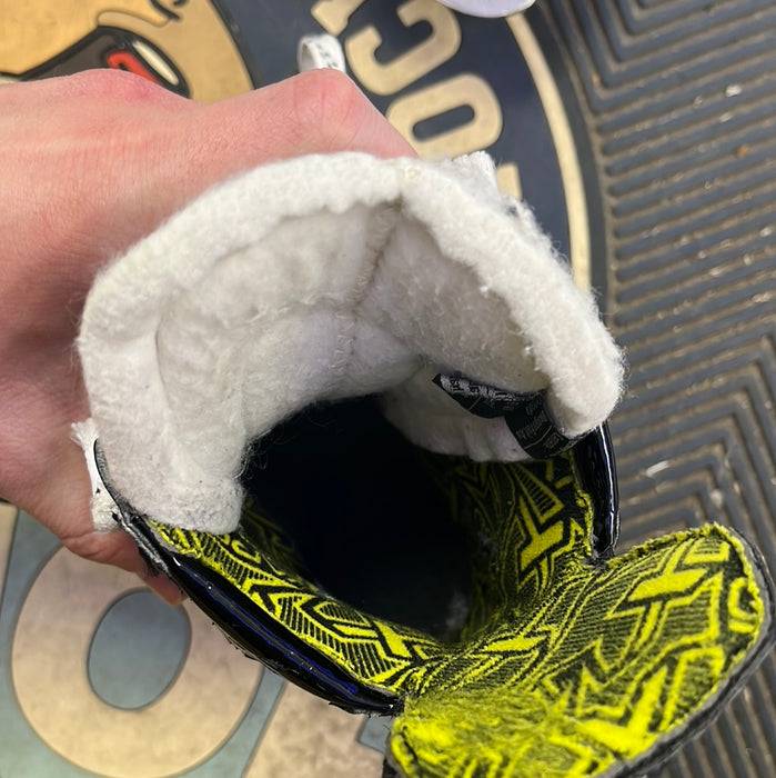 Used Bauer Vapor 3X Youth 12D Player Skates