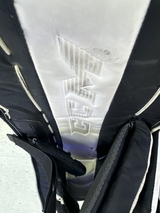 Used CCM Eflex 5.5 28+1” Goalie Leg Pads
