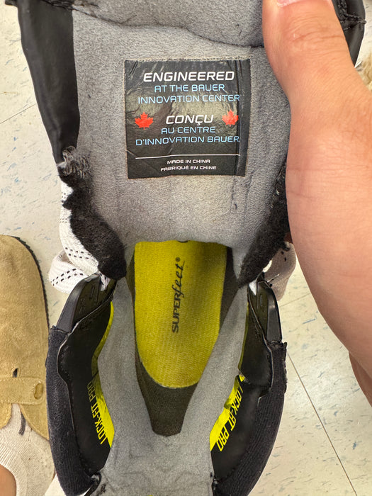 Used Bauer Hyperlite2 Skates 7.5 Fit 2