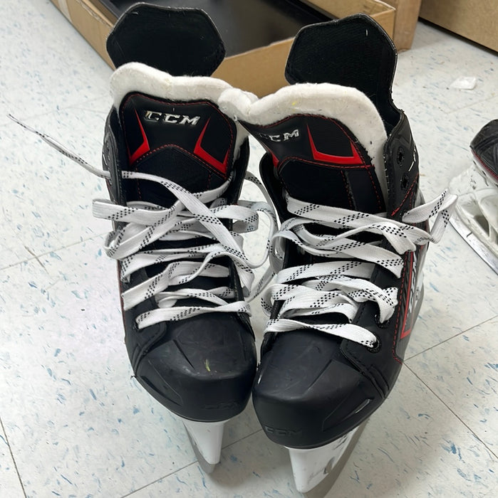 Used CCM JetSpeed FT360 Size 1 Player Skates