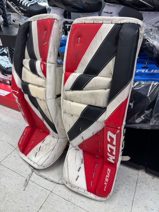 Used CCM EFLEX 5.5 Junior Leg Pads 26" + 1"
