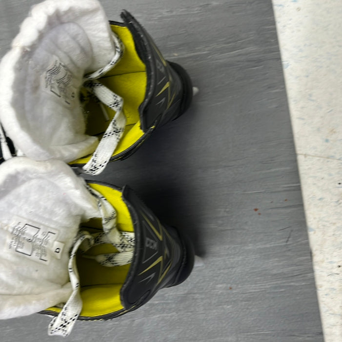 Used CCM Tacks A30 6D Player Skates