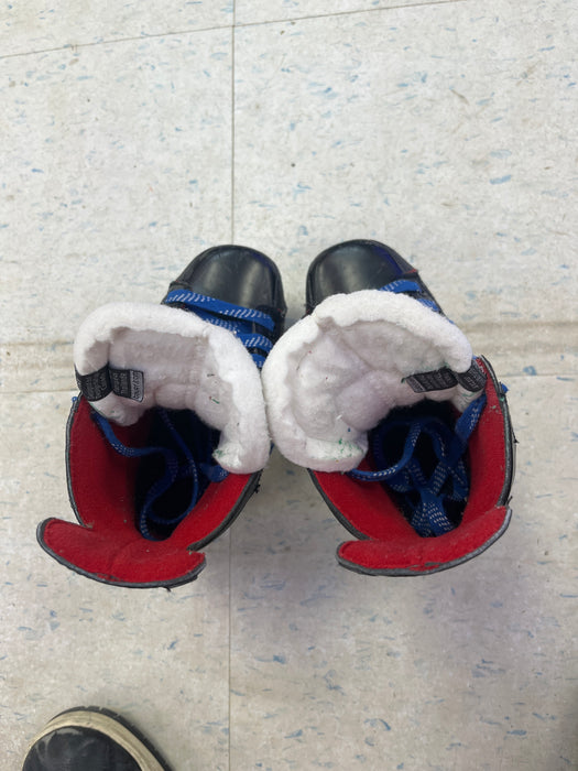 Used Bauer Vapor X500 Size 11 Youth Skates