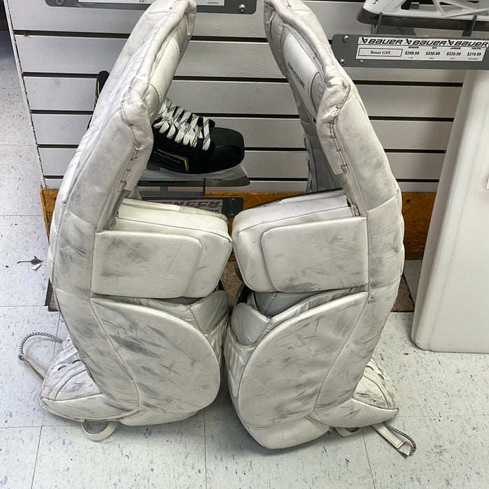 Used CCM E4.9 31+1 Goal Pads