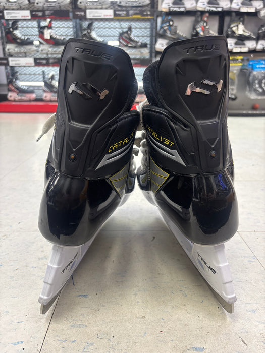 Used True Catalyst 9.0R Senior Skates