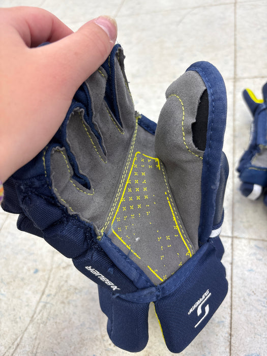 Used Bauer Supreme M3 Junior 11" Gloves
