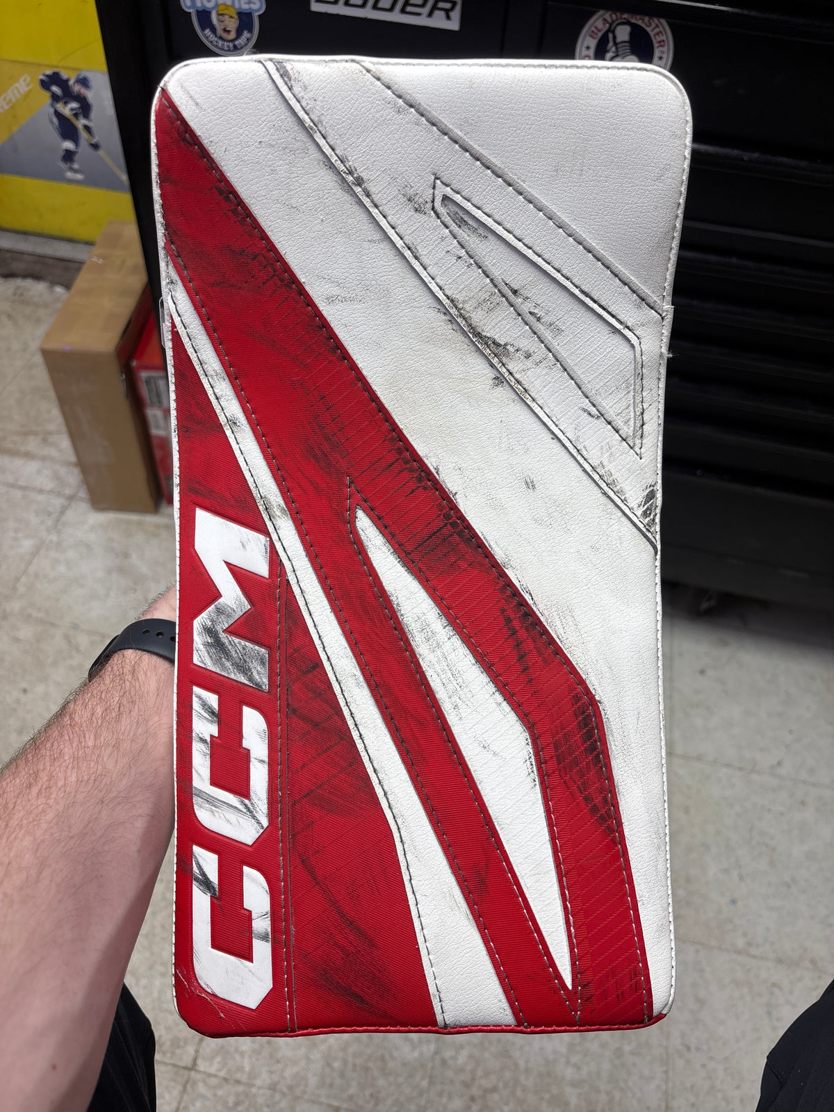 Used CCM EFlex 7.9 Senior Blocker — Crow's Sports Hockey