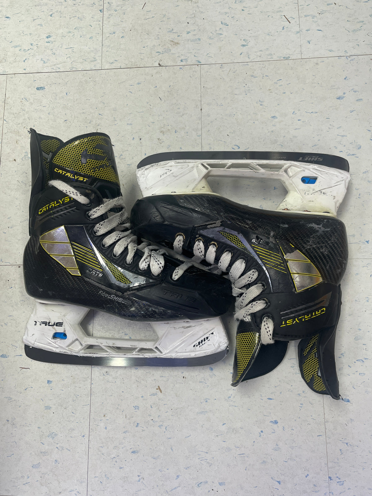 Used True Catalyst 9 Size 6.5 Skates — Crow's Sports Hockey