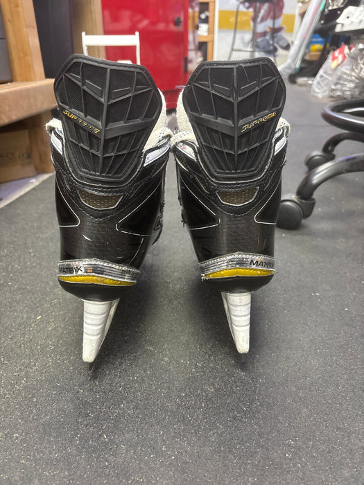 Used Bauer Supreme Matrix Skates Size 4.5 D