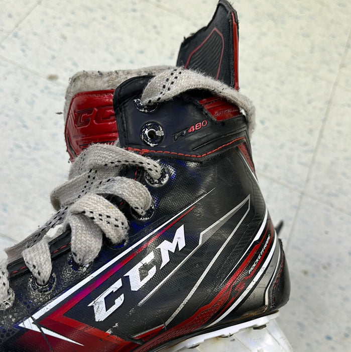 Used CCM Jetspeed FT480 5.5D Player Skates