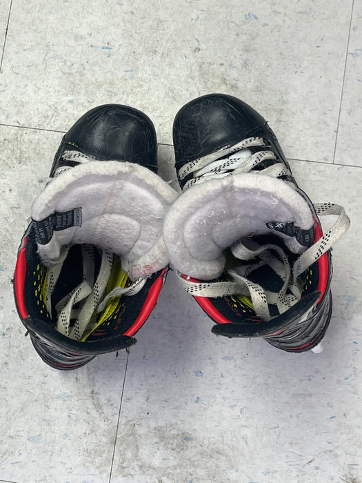 Used Bauer Vapor 2X Size 12 Youth Skates
