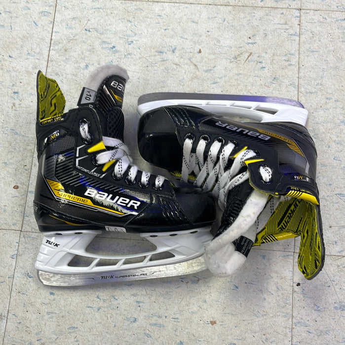 Used Bauer Supreme M4 Size 10 Youth Skates