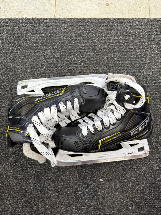 Used CCM Super Tacks 9370 Size 4.0D Goal Skates