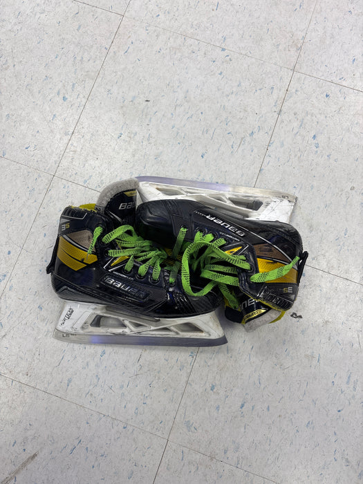 Used Bauer Supreme 3s Size 2.5 Junior Goal Skates