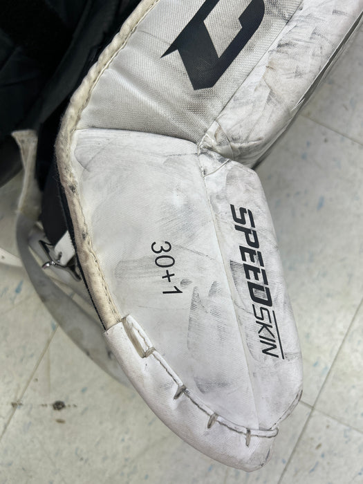 Used CCM EFlex 4.5 Junior Goal Pads