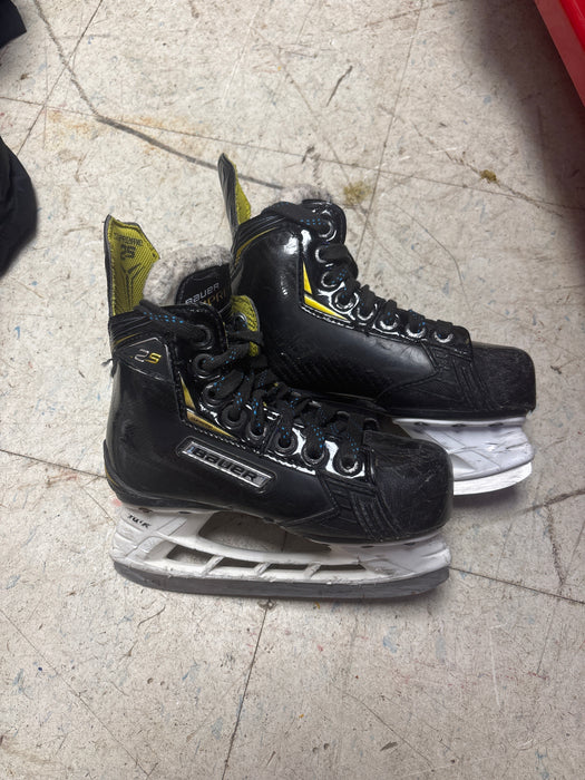 Used Bauer Supreme 2s Skates Size Youth 11.0 D