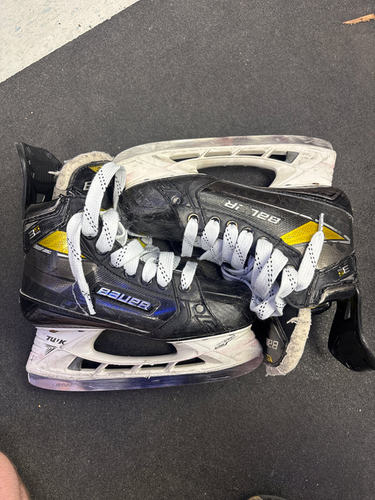 Used Bauer Supreme 3s Pro Size 4.0 Fit 2 Skates