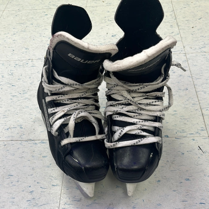 Used Bauer Supreme Pro Size 4 Player Skates