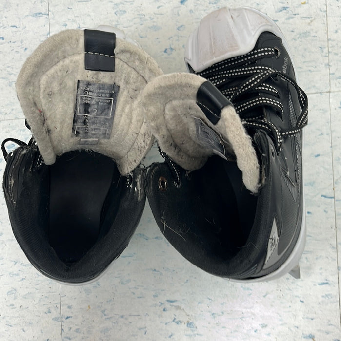 Used Reebok 12K Size 2 Goal Skates