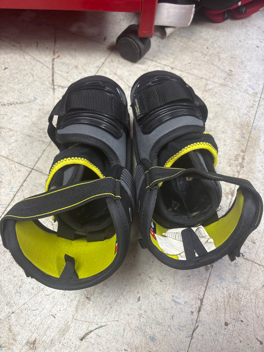 Used CCM Tacks AS 580 Elbow Pads Size Senior Small
