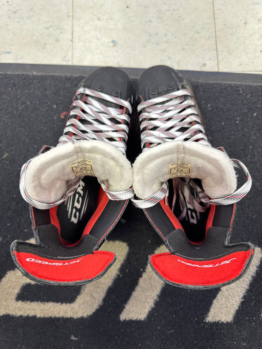 Used CCM Jetspeed FT475 9.5D Player Skates