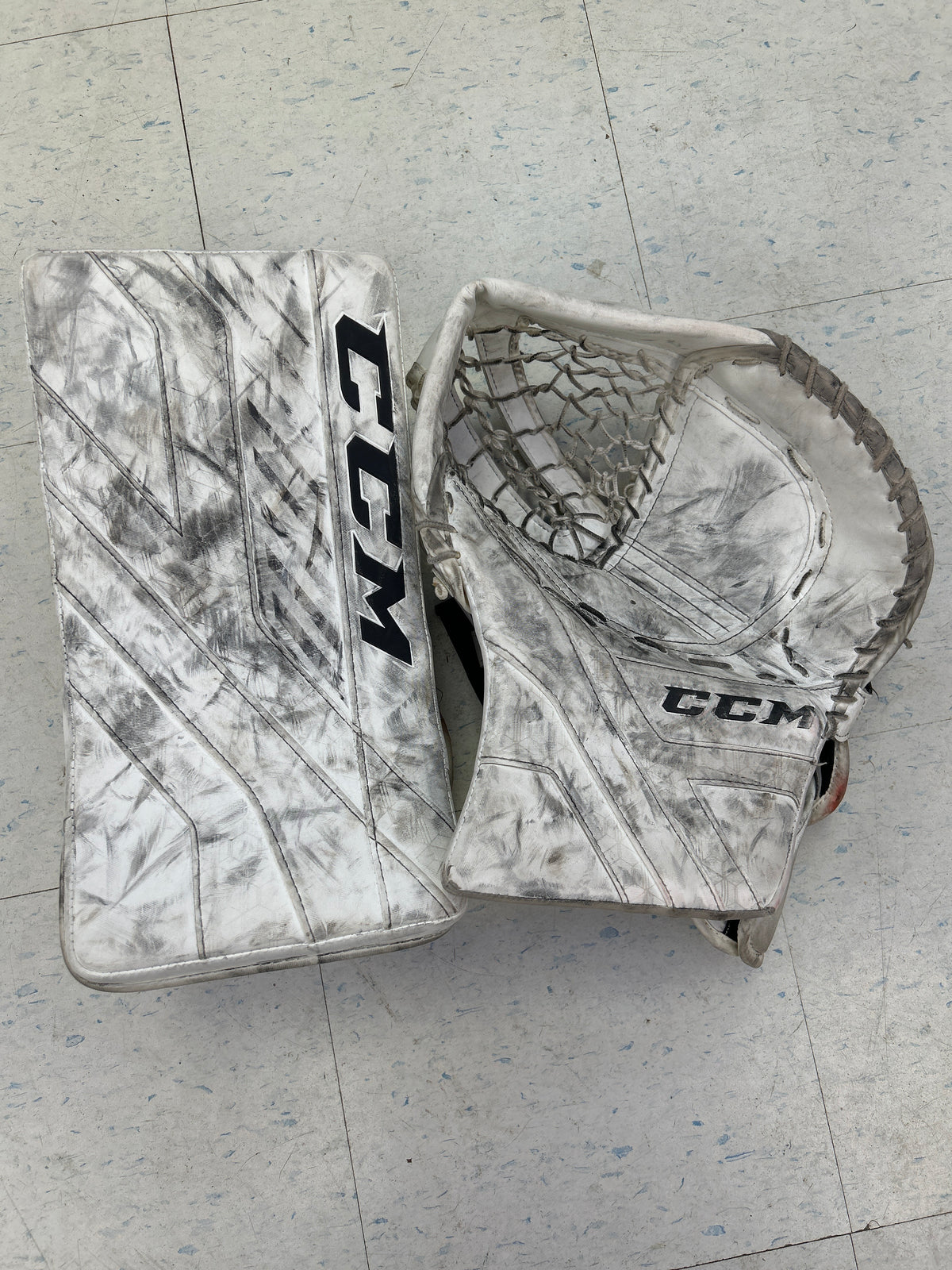 Used CCM Axis 1.9 Intermediate Catcher and Blocker Set — Crow's Sports ...